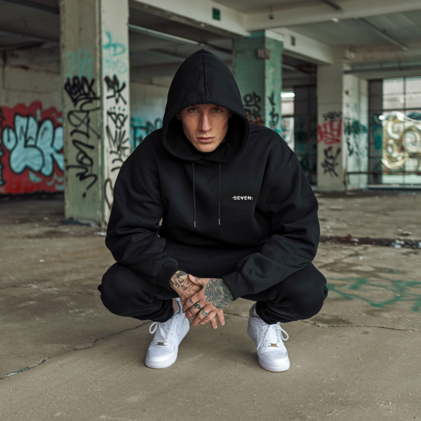 PREMIUM LOGO HOODIE - BLACK